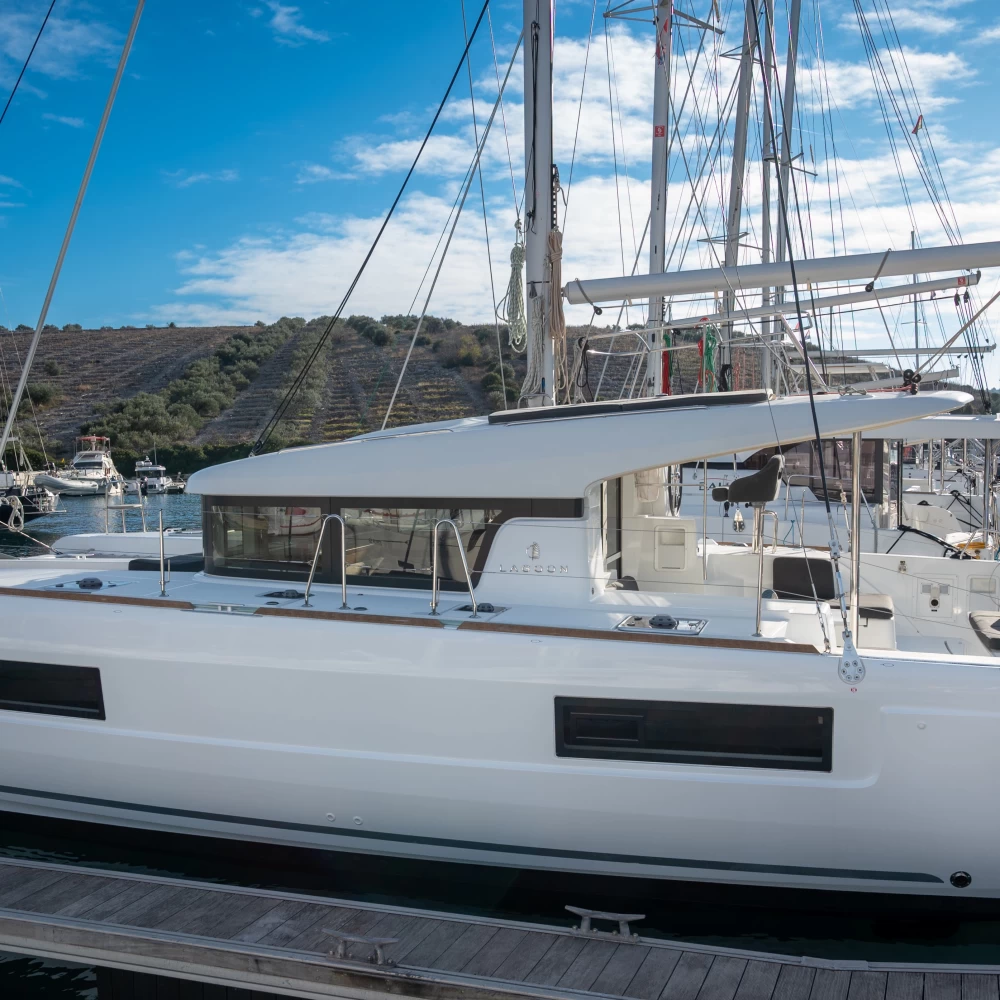 Blue Lagoon Lagoon 40  - Q-Yacht main image