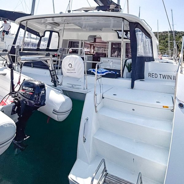 Red Twin II - Q-Yacht