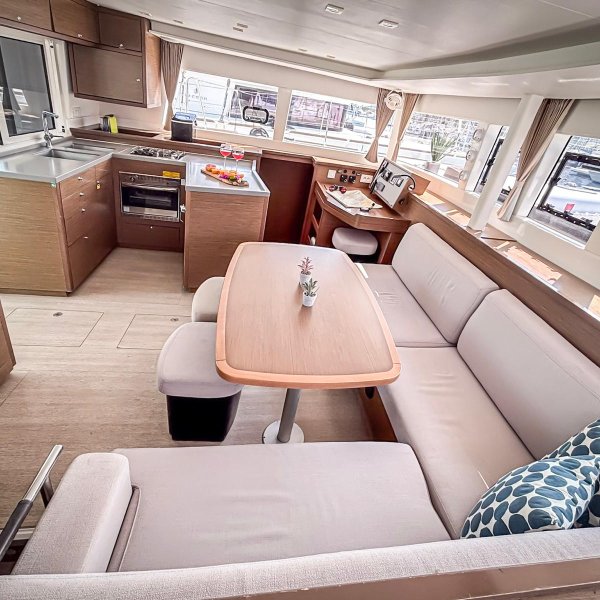 Red Twin II - Q-Yacht