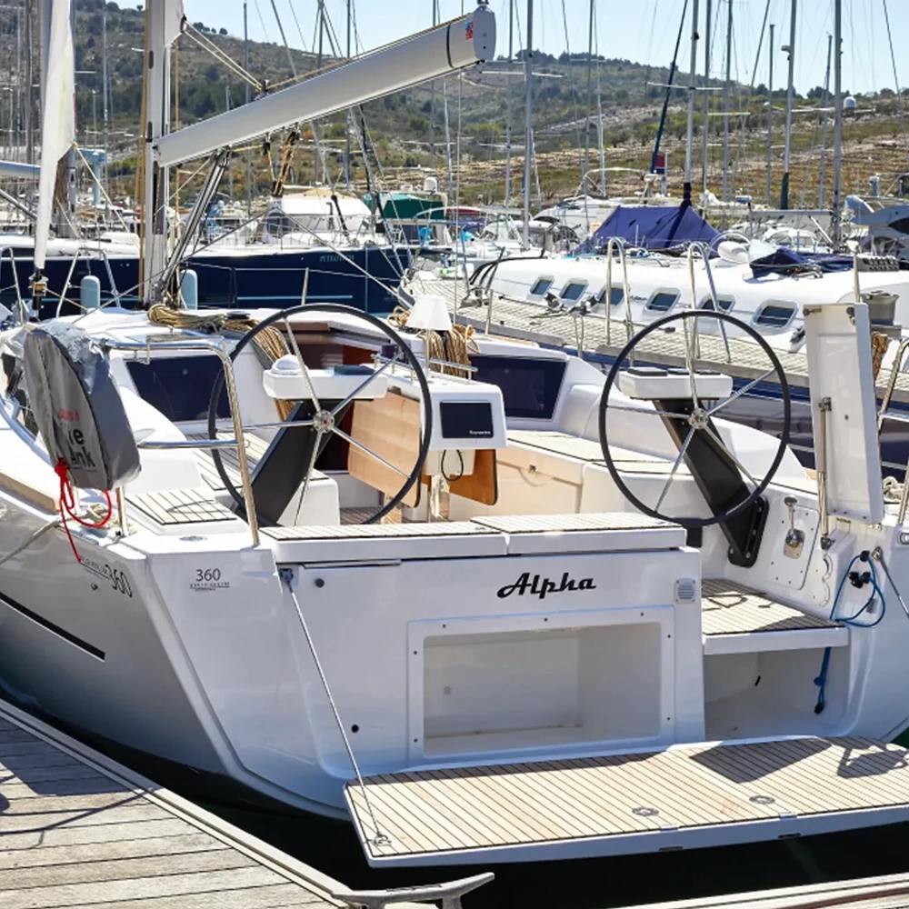 Alpha Dufour 360 - Q-Yacht main image